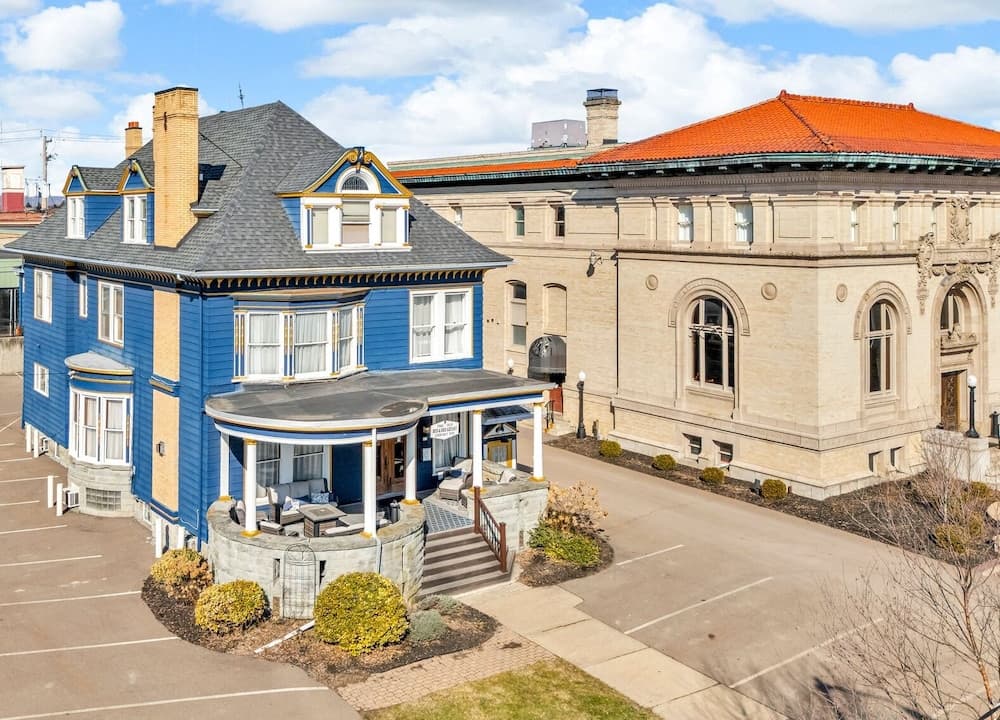 Old Library Inn