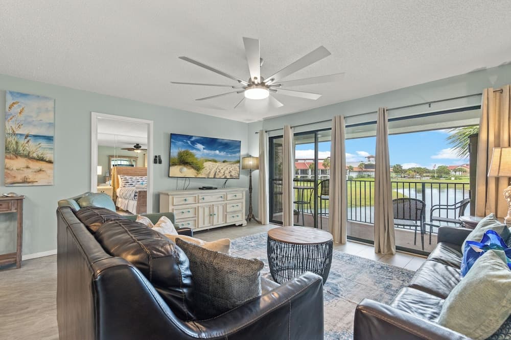 One More Round! 3BR 3BA Sleeps 10! 11 Pools! Golf Courses! Tennis Courts!