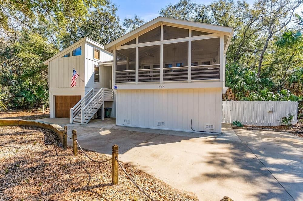 Spacious Family Getaway With Resort Amenities, Guest Cards and Golf Cart Included!
