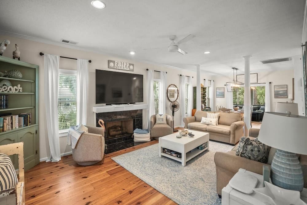 Beautifully Appointed 3-bed, 2.5-bath Home, Great Location Near Beach & Club