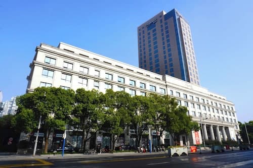 Pagoda Hotel Shanghai Baixia near Jingan Temple
