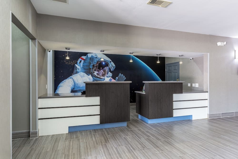 Platinum Inn & Suites Webster