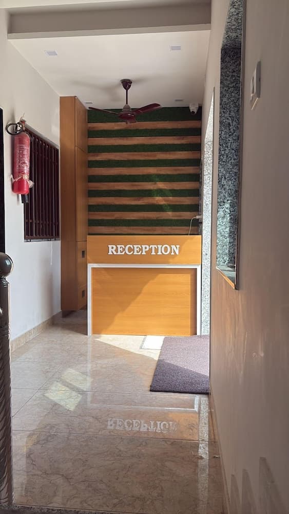 Hotel Darshan Palace - Near Dwarka Railway Station & Shree Dwarkadhish Temple