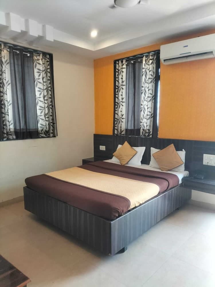 Hotel Shri Pushpanjali Shirdi