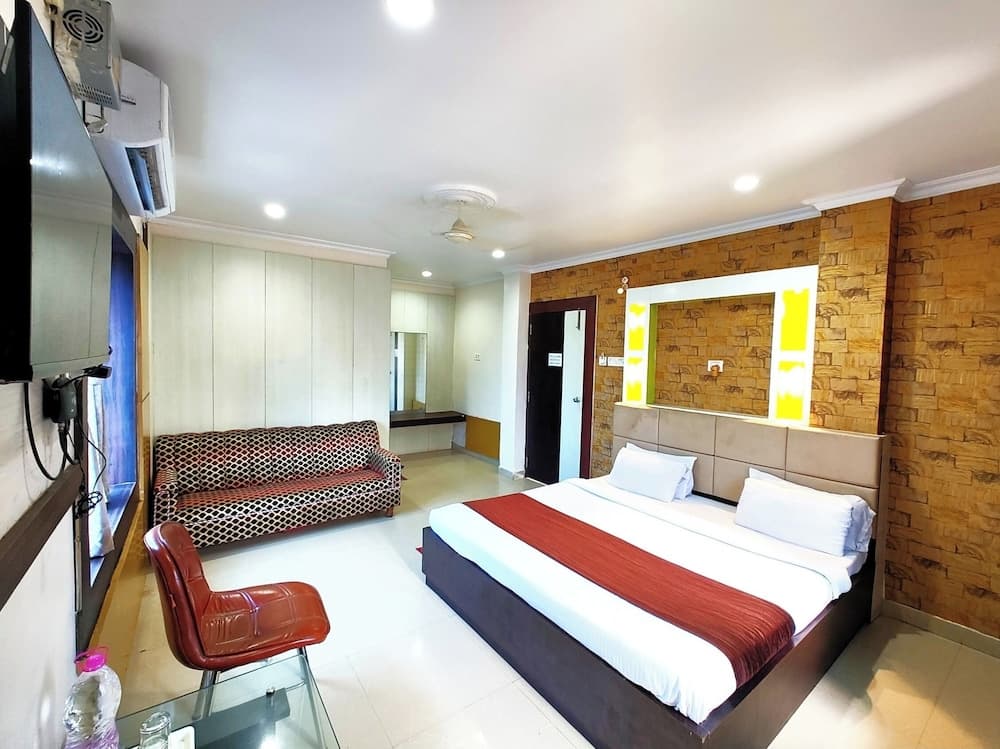 Hotel S S Puri Near Tempal