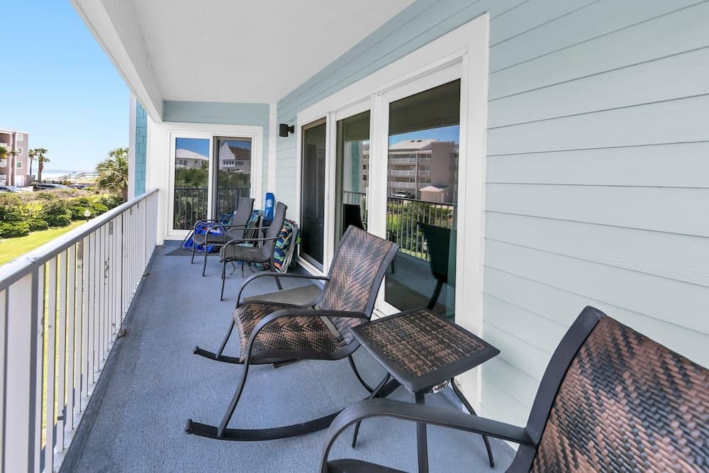 Beachside Villas 823