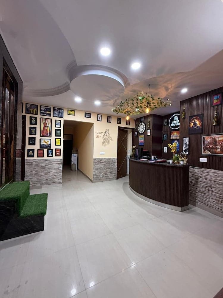 Hotel Saina Stay Inn