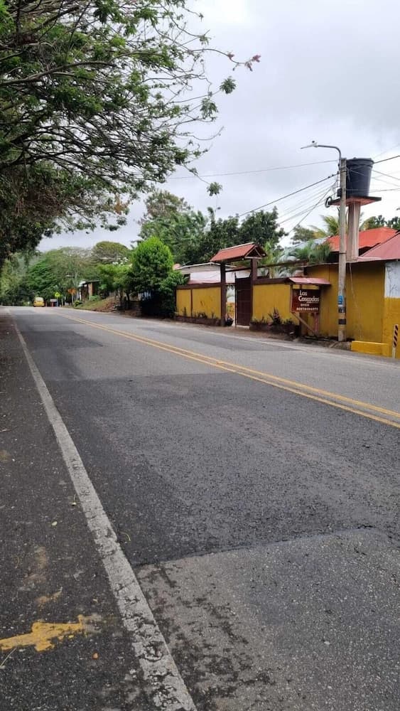 LAS CASCADAS HOSTEL TAYRONA