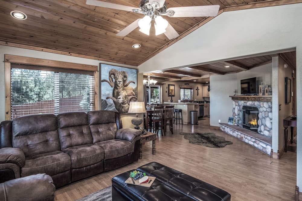 Double Elk Lodge