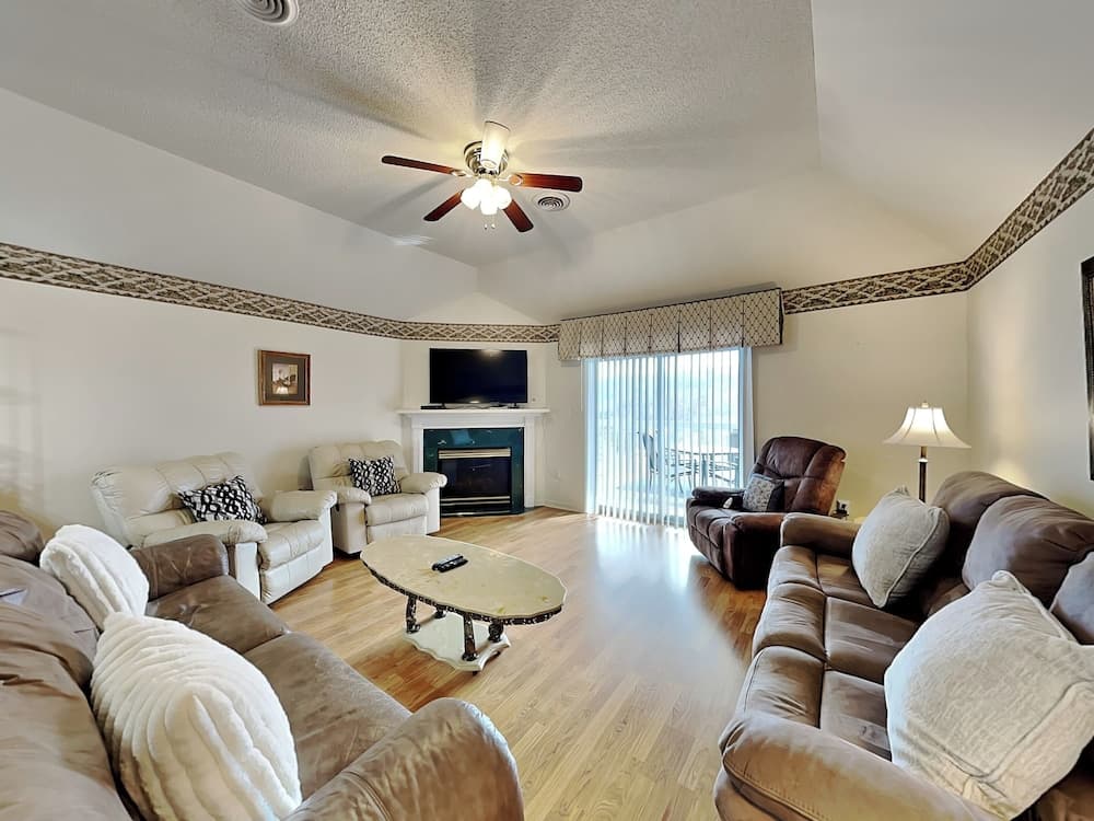 Hardy Party Whispering Pines 554