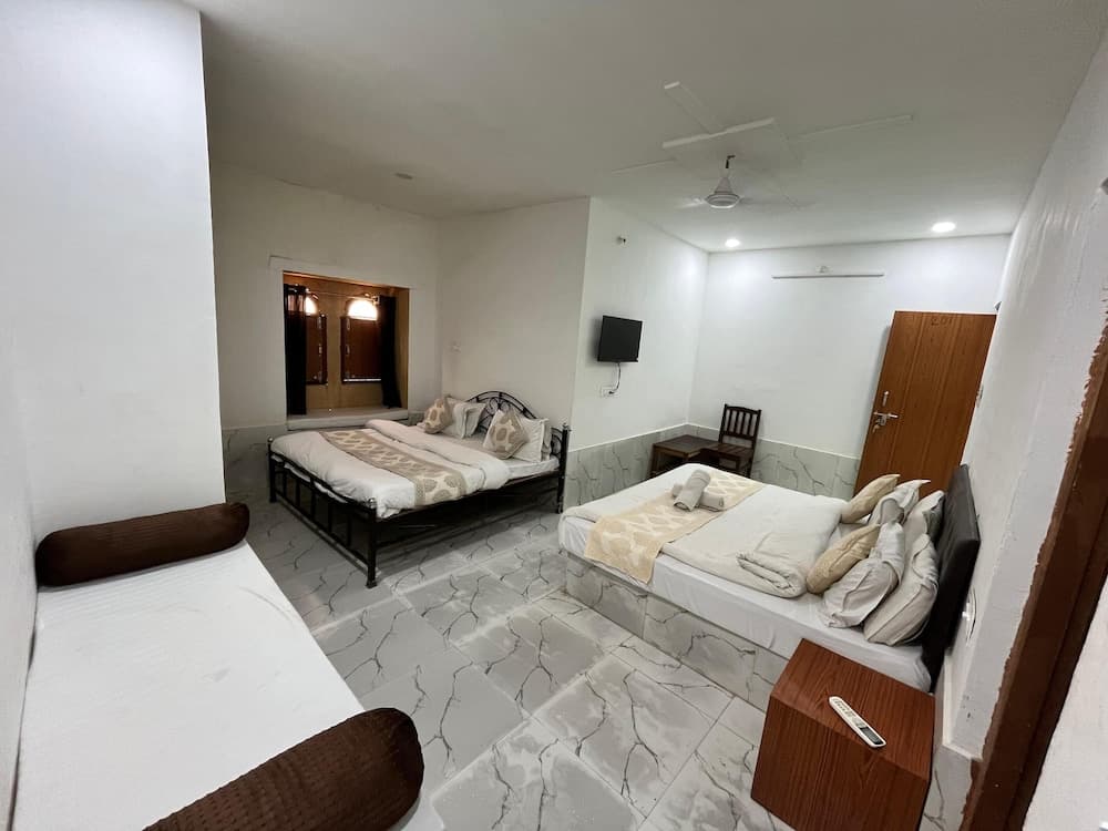 Explore Hostel Life Jaisalmer