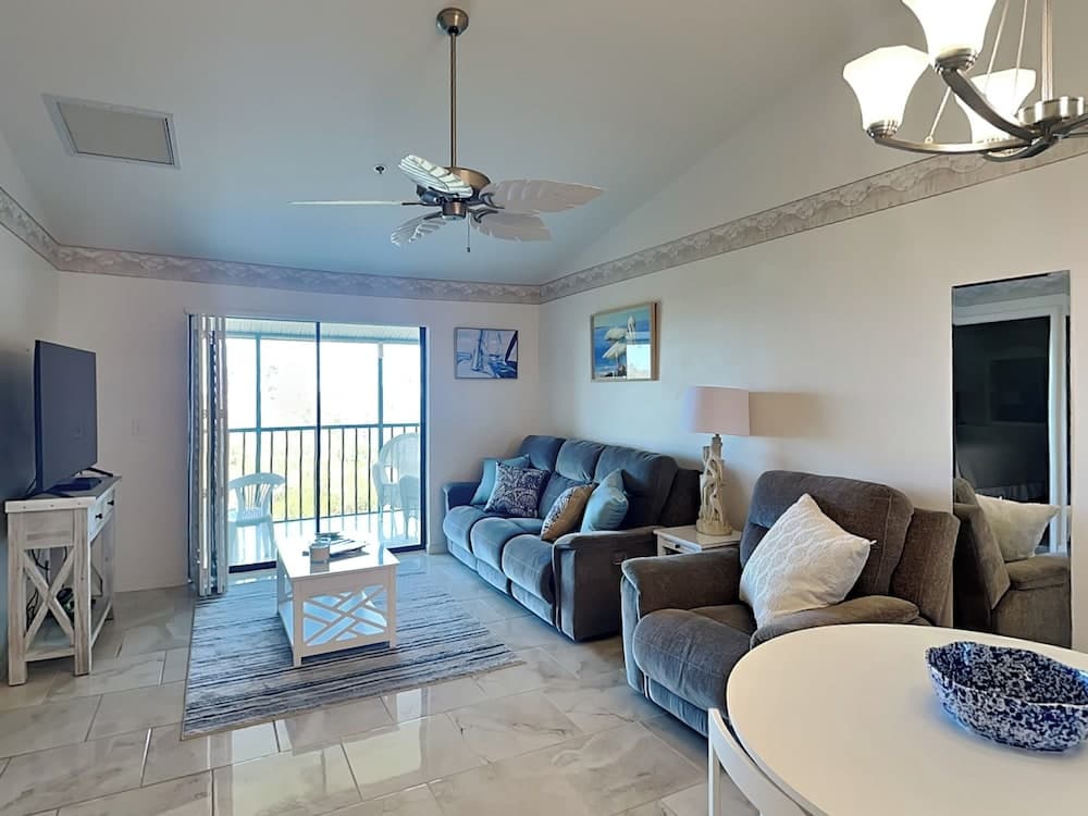 Admirals Bay 255