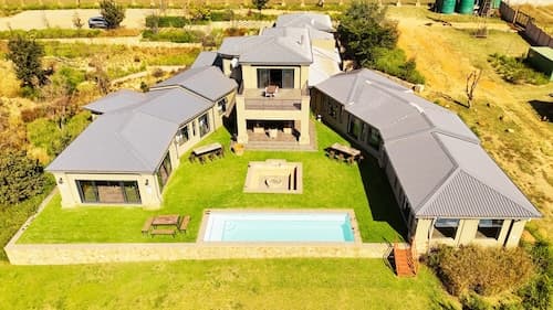 Stones Throw Manor