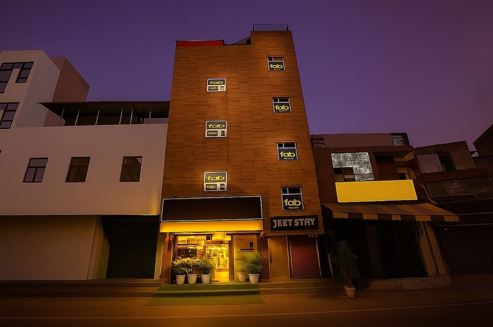 Fabhotel Jeet Stays
