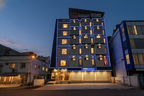 FabHotel Golden Comforts