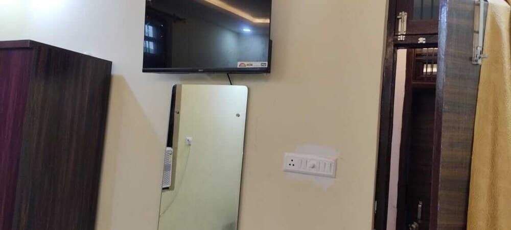 Lucknow Luxury Hotel And Restaurant