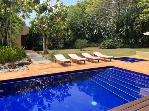 w Astonishing 5BR House w Pool in Anapoima
