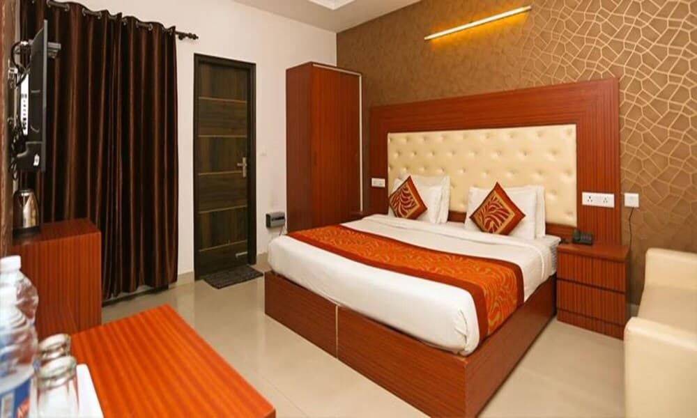 Fabhotel Harnoor House