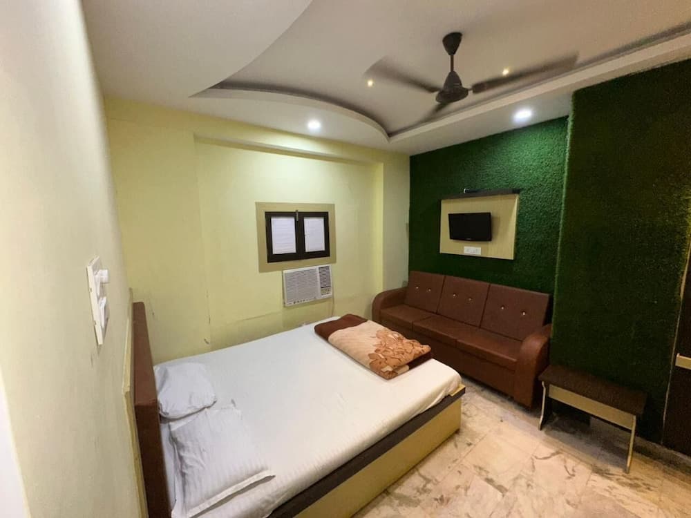 HOTEL ROXY DLX