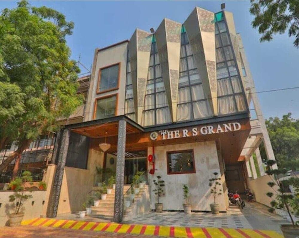 Hotel RS Grand