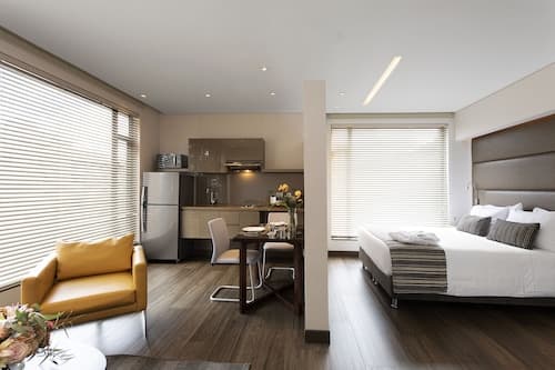 Bs Rosales Hotel And Suites