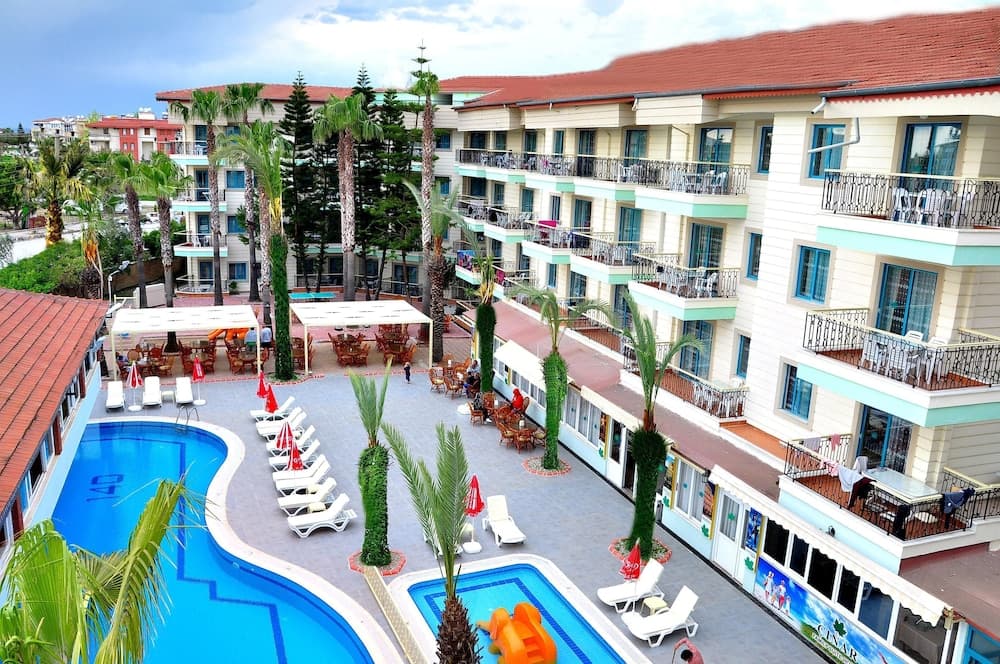 Çınar Family Suite Hotel