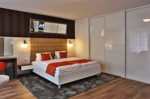 VIP Apartments