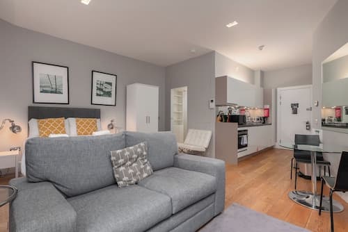 Destiny Scotland - St. Andrew Square Apartments