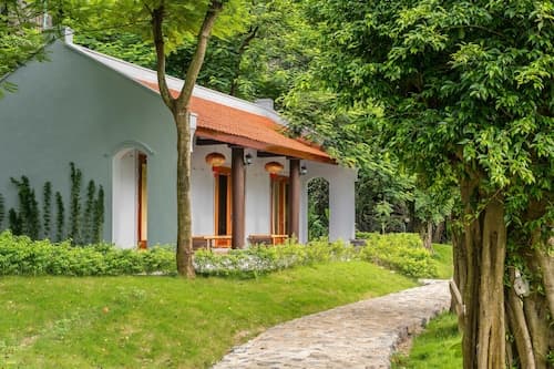 Mua Caves Ecolodge