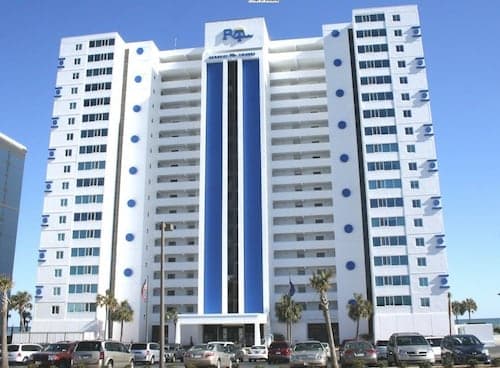 Club Regency in Regency Towers