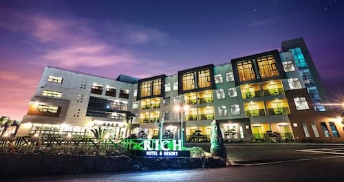 Rich Hotel