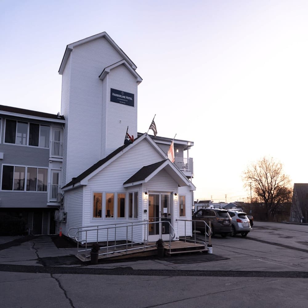 Harborline Hotel
