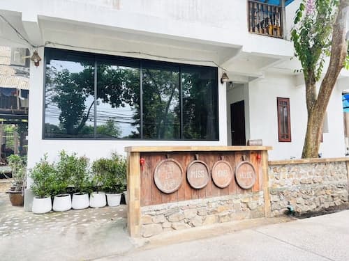 Miss Hong House