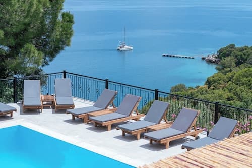 Aliki Hotel