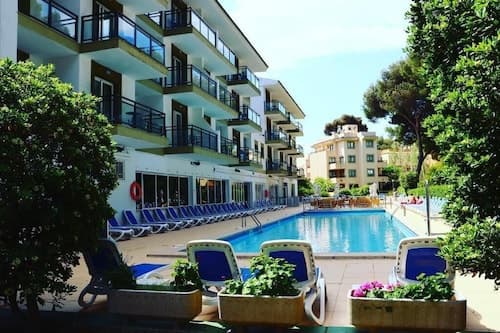 Guya Wave Hotel