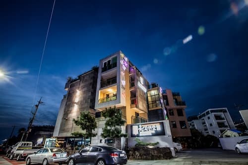 Cheonjiyeon Hotel