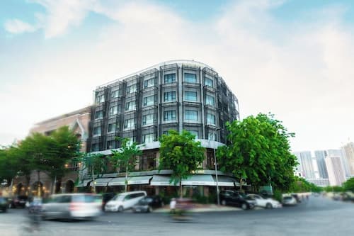Almond Hotel Bassac River