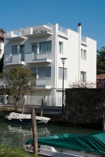 Villa Venice Movie