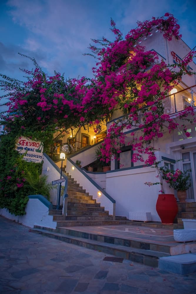 Fevro Hotel