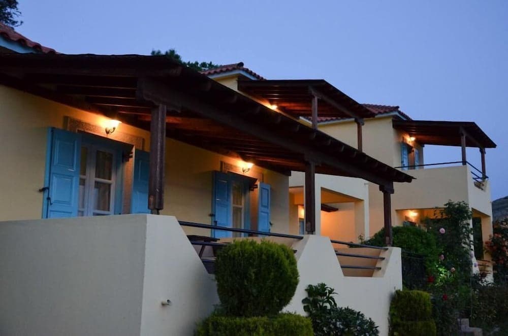 Dina Hotel