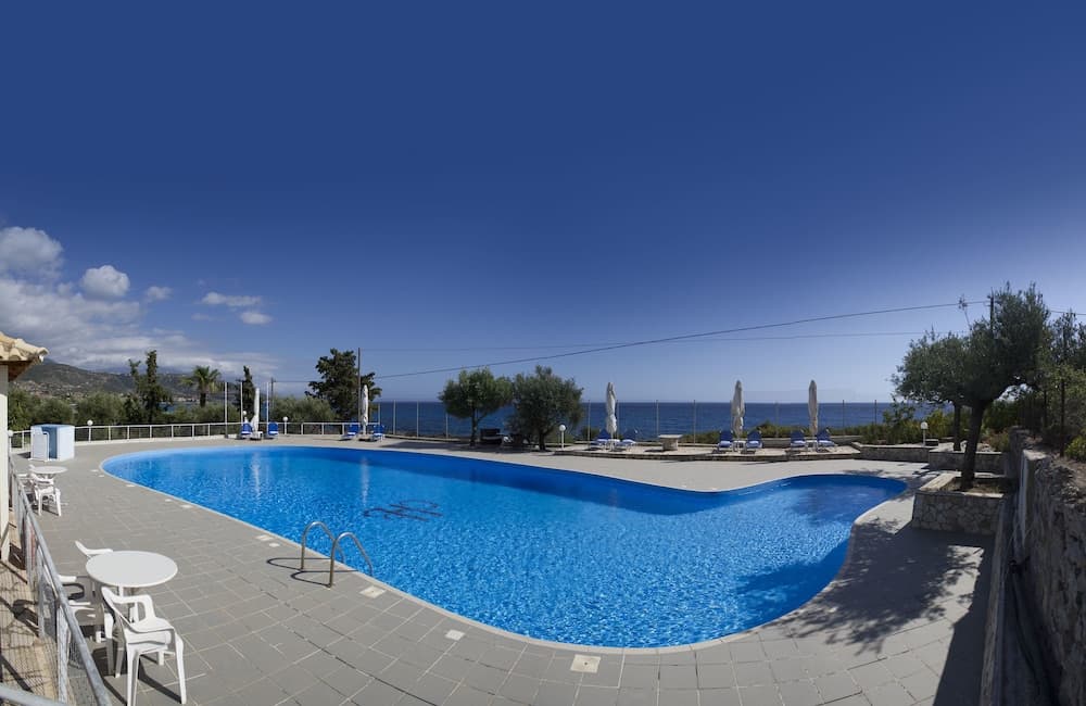 Kardamili Beach Hotel