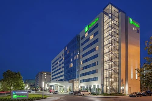 Holiday Inn Cleveland Clinic by IHG
