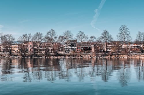 Akti Lake Living