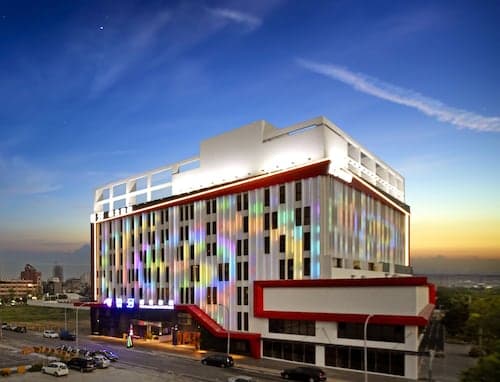 Uher Luxury Resort & Hotel
