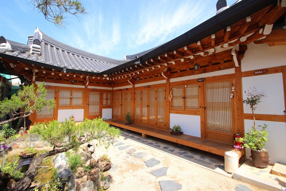 Happiness Full Guesthouse