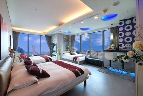85 Cape Suites