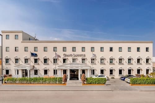 Grand Sapphire Hotel & Banqueting