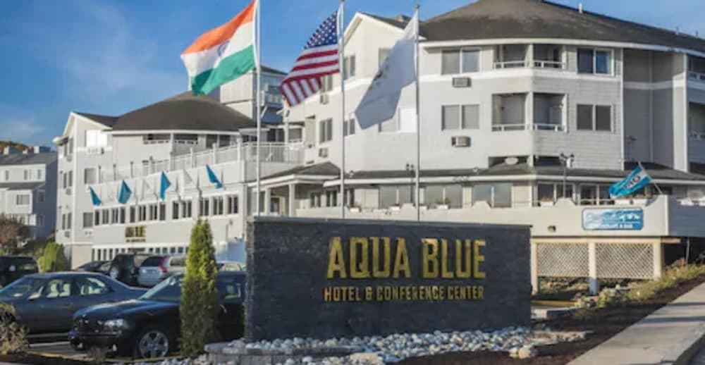 Aqua Blue Hotel
