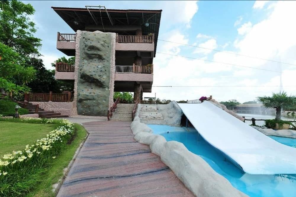 Chart Thip Resort