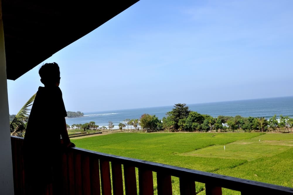 Dikaloha Medewi Surfcamp